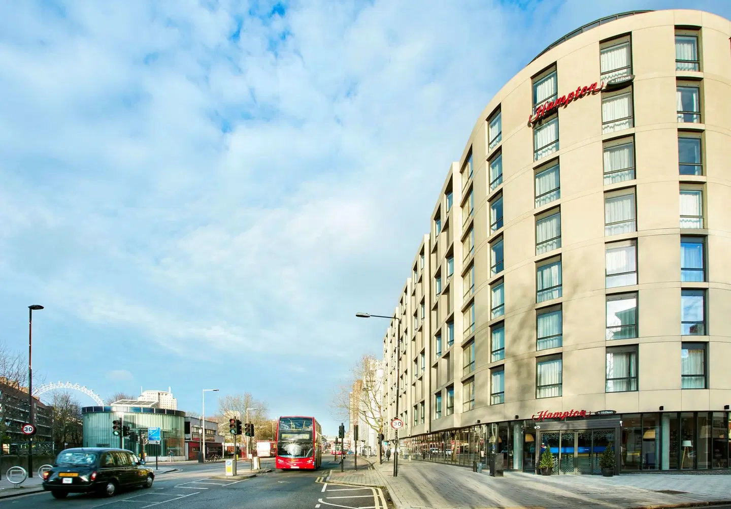Hampton by Hilton London Waterloo EXTERIOR