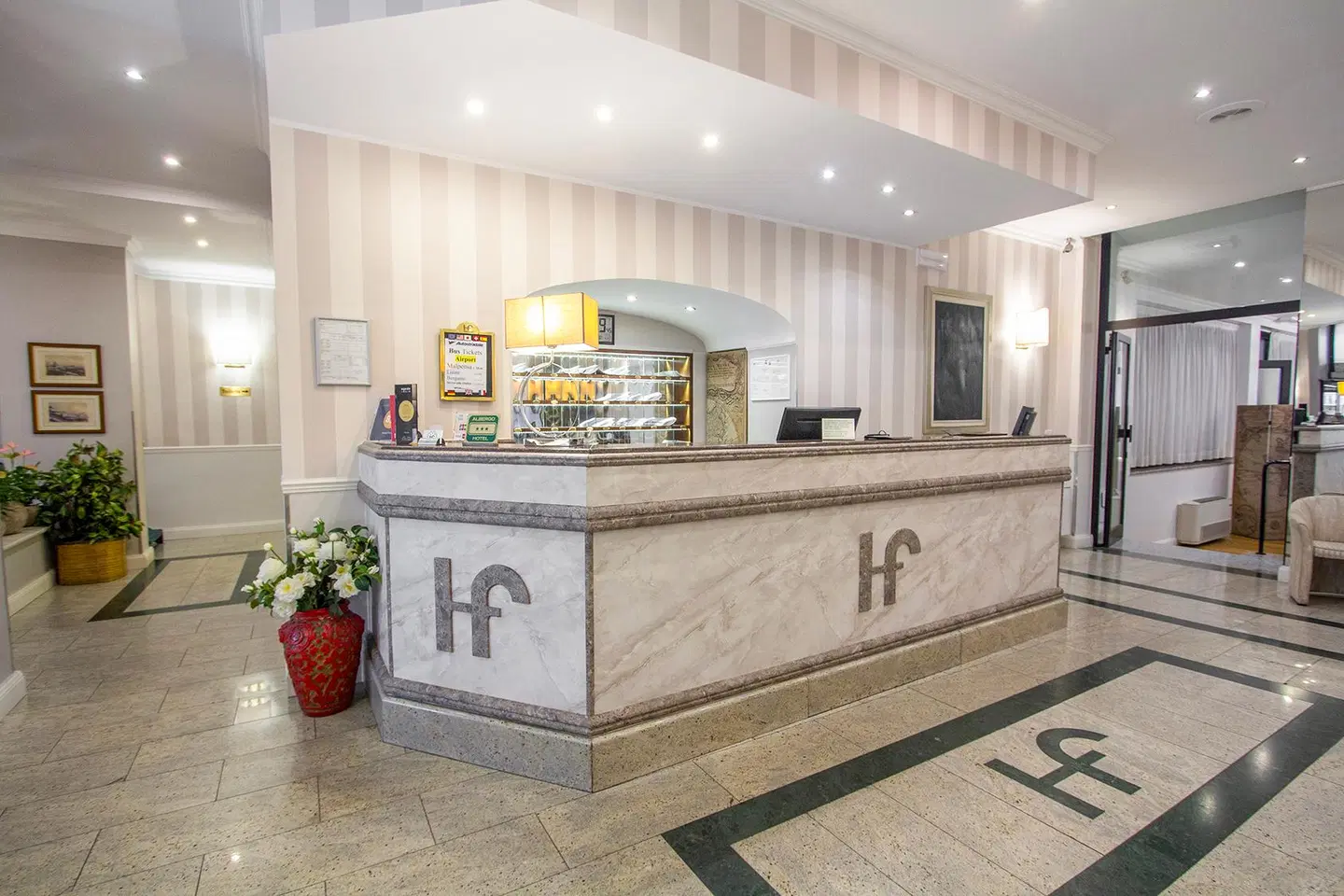 Flora LOUNGE_LOBBY