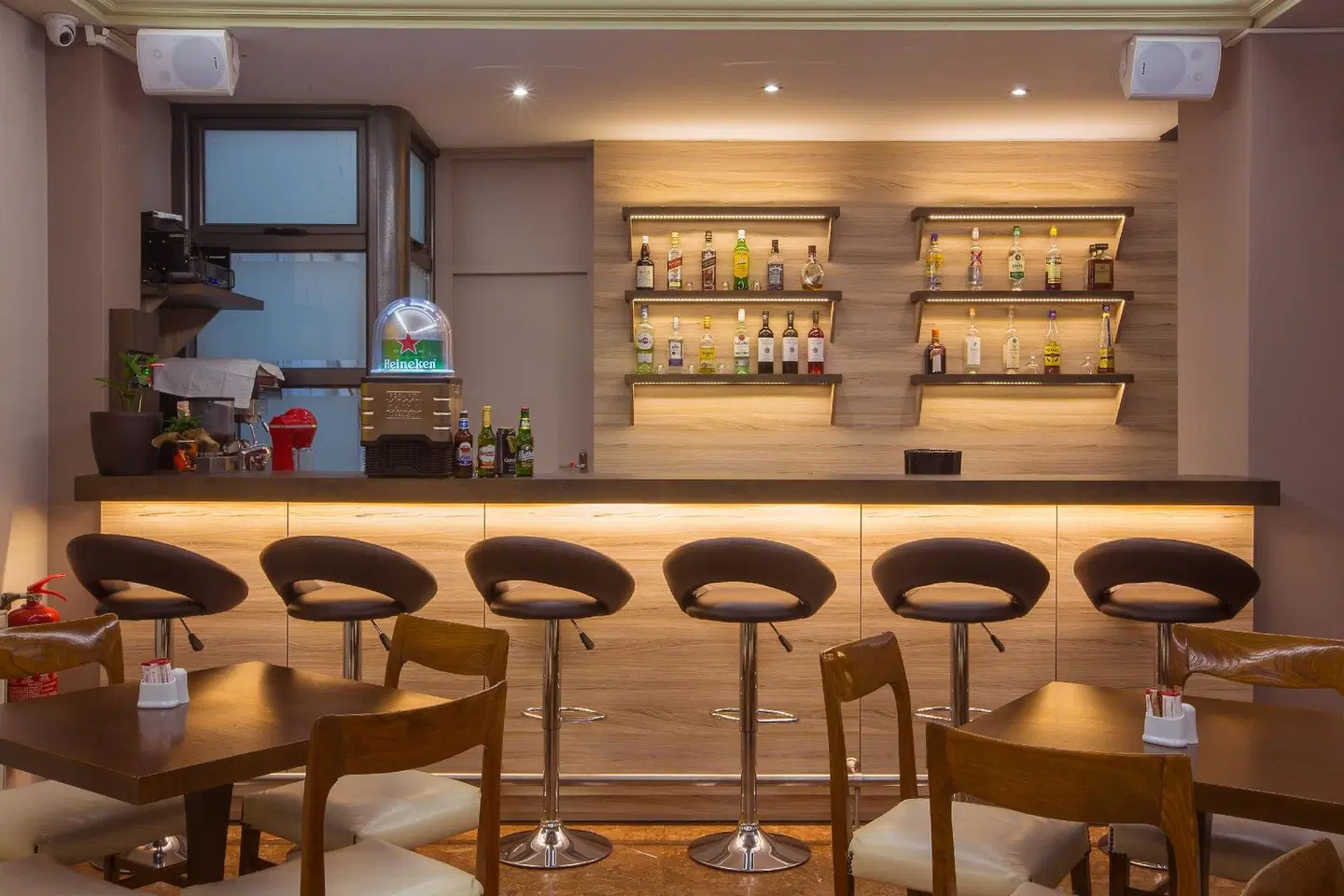 Marina Bar
