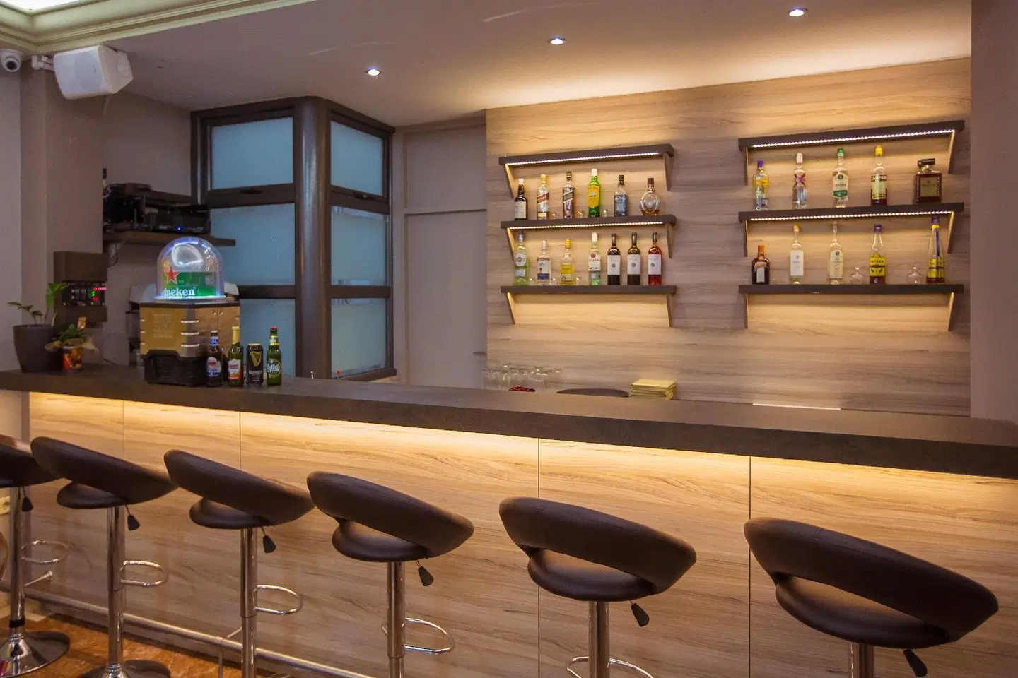 Marina Bar