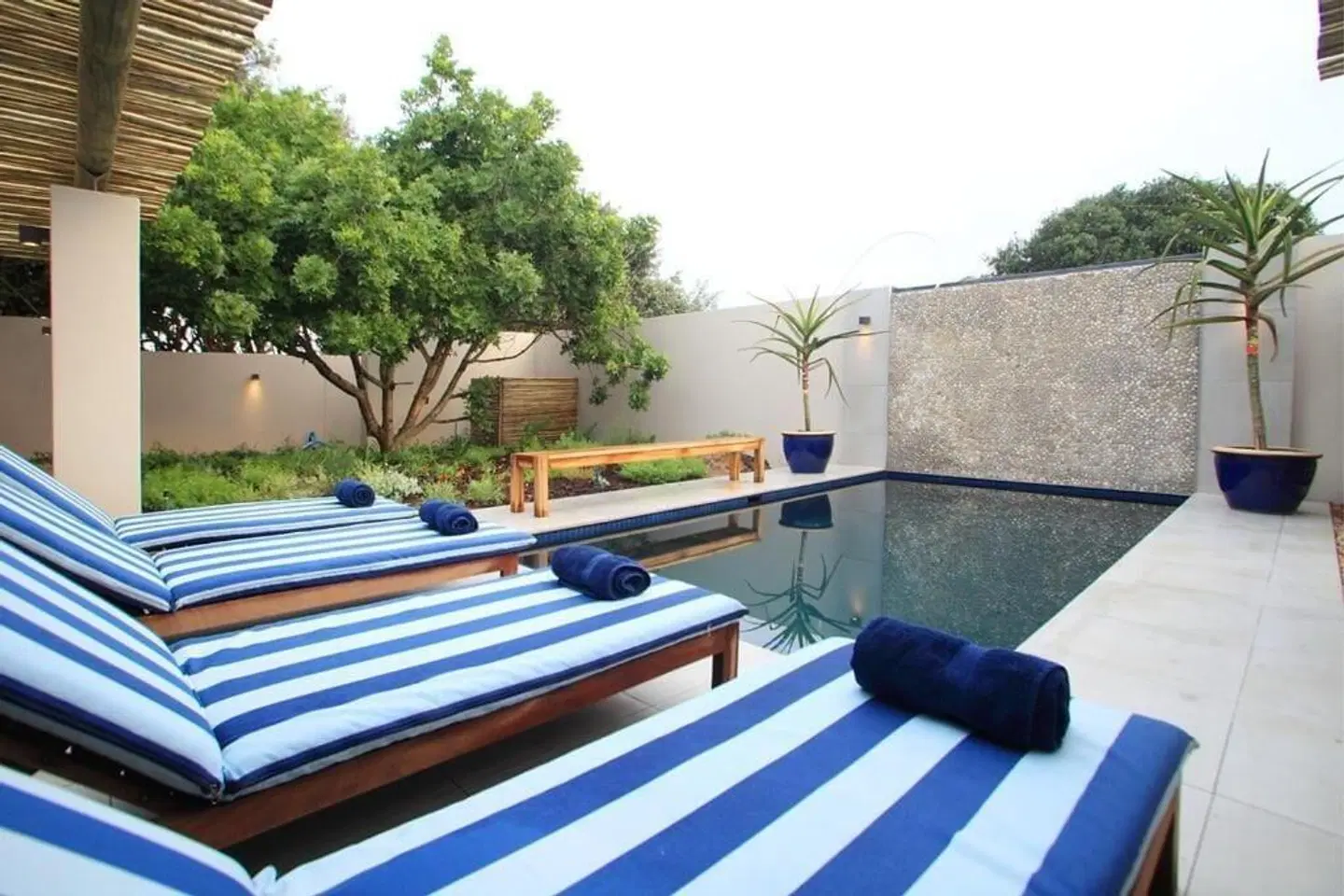 Scallop Guest Lodge OUTDOOR_POOL