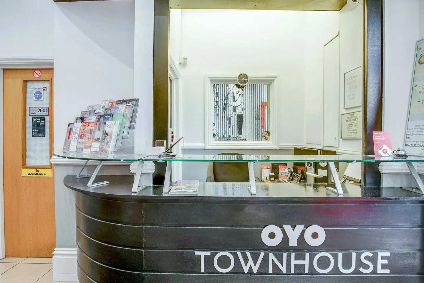 OYO Townhouse New England Victoria Badezimmer