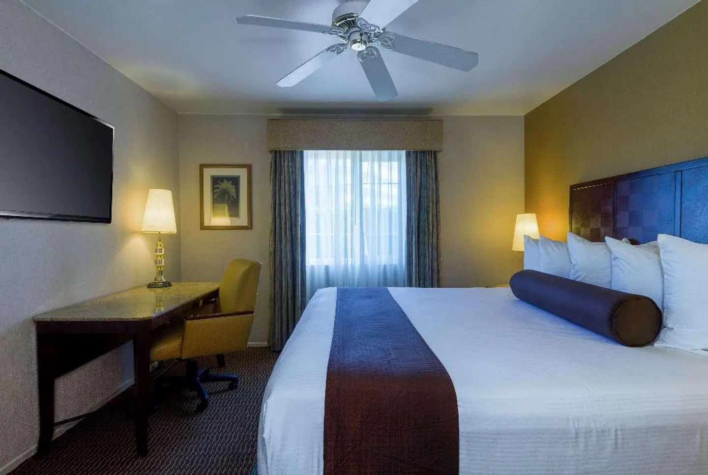 Ramada by Wyndham Costa Mesa/Newport Beach ROOM_EXAMPLE