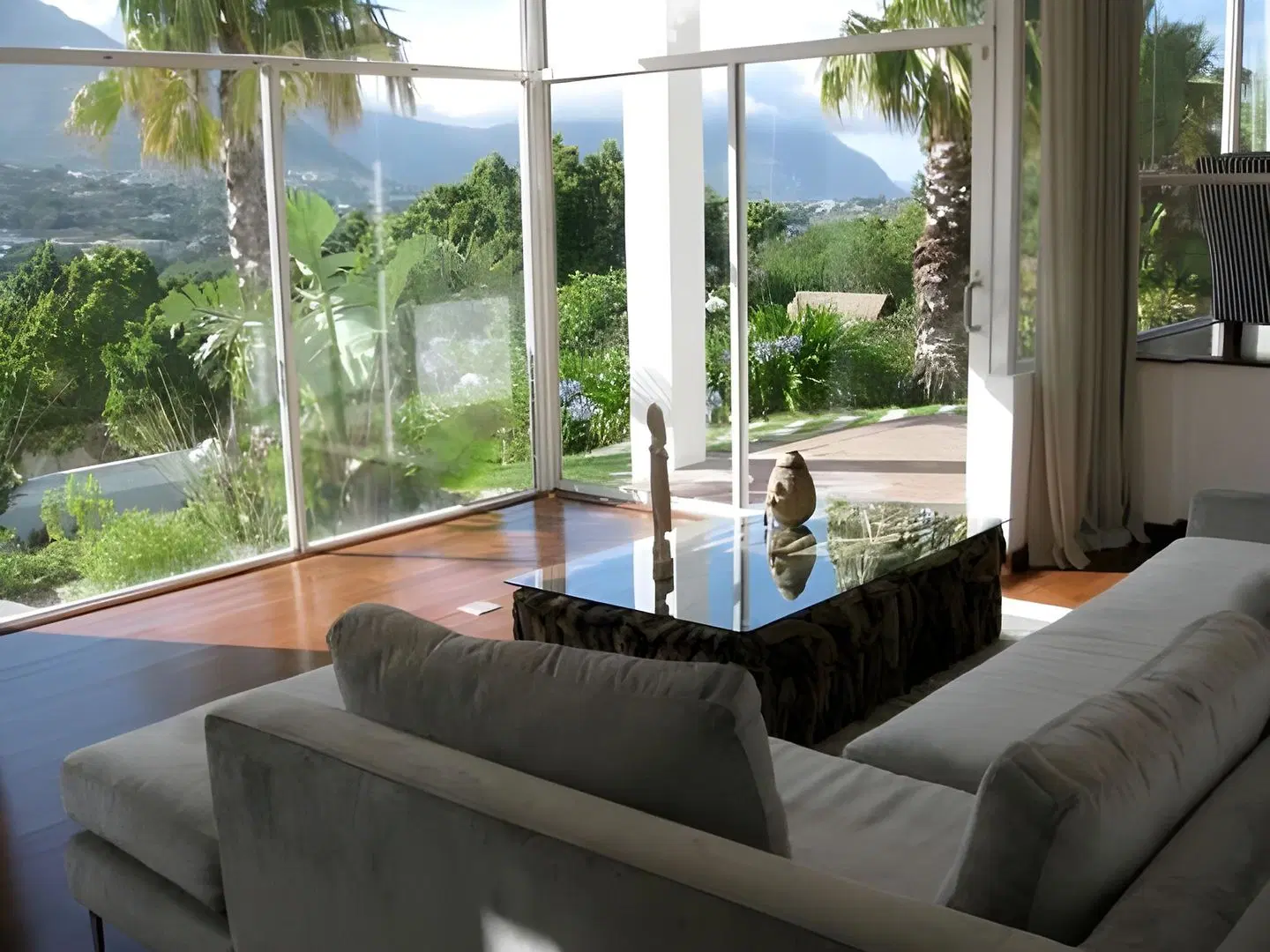 CUBE Guest House LOUNGE_LOBBY