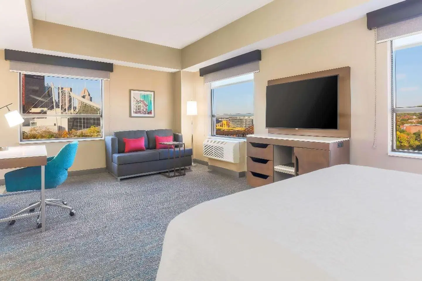 Hampton Inn & Suites Pittsburgh Downtown ROOM_EXAMPLE