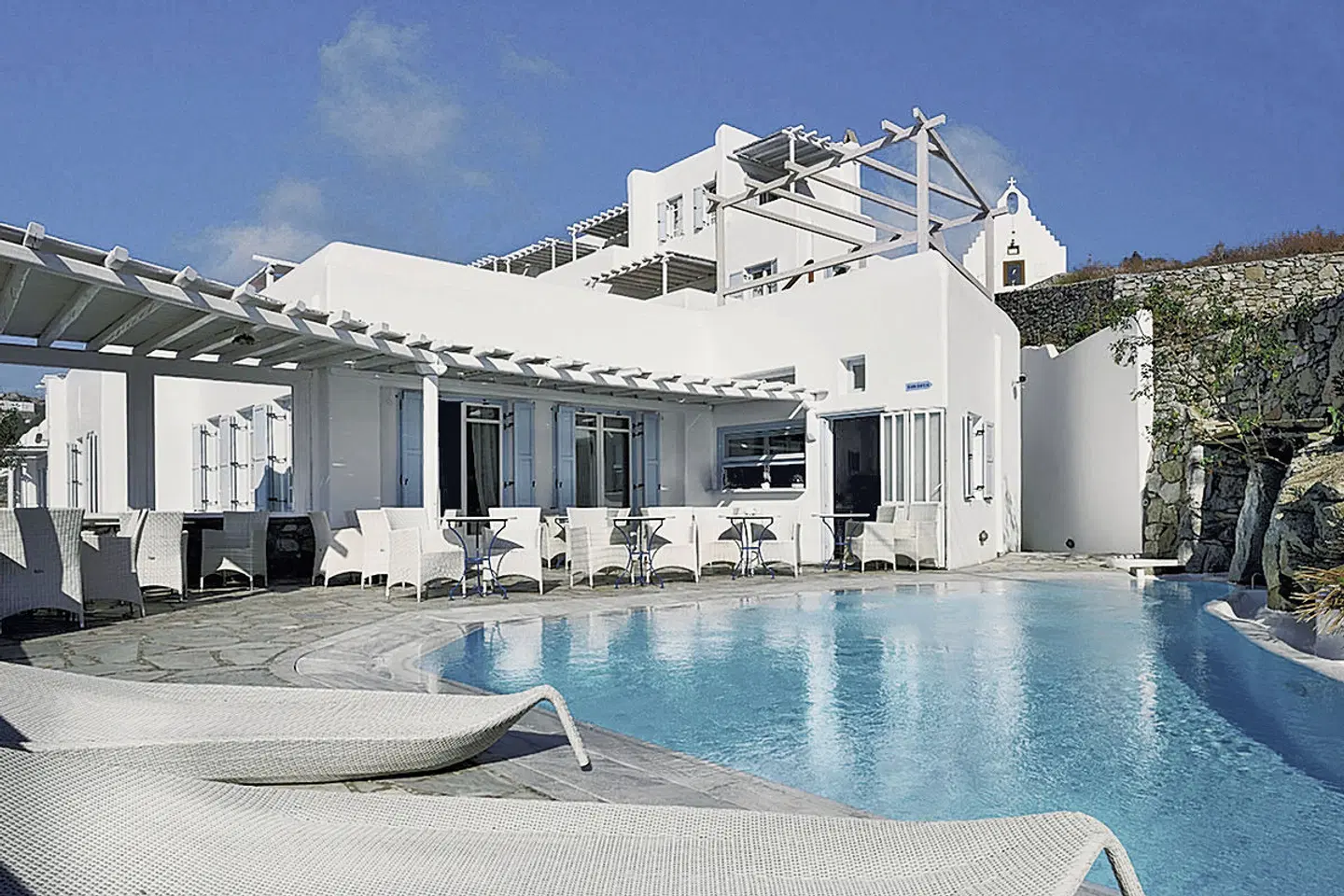 Deliades OUTDOOR_POOL