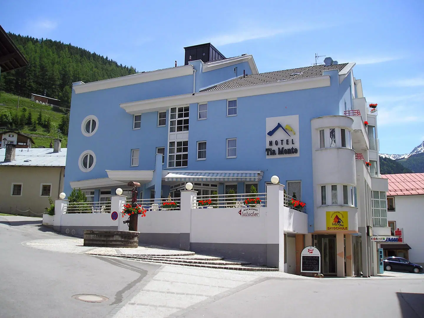Tia Monte EXTERIOR