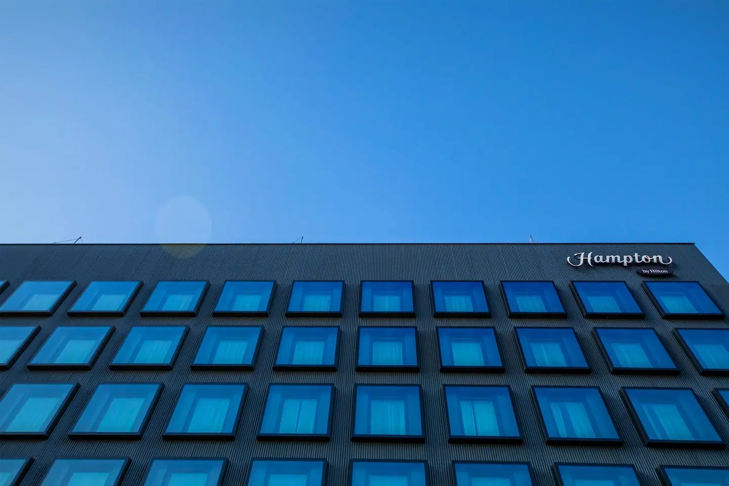 Hampton By Hilton Wroclaw Airport EXTERIOR