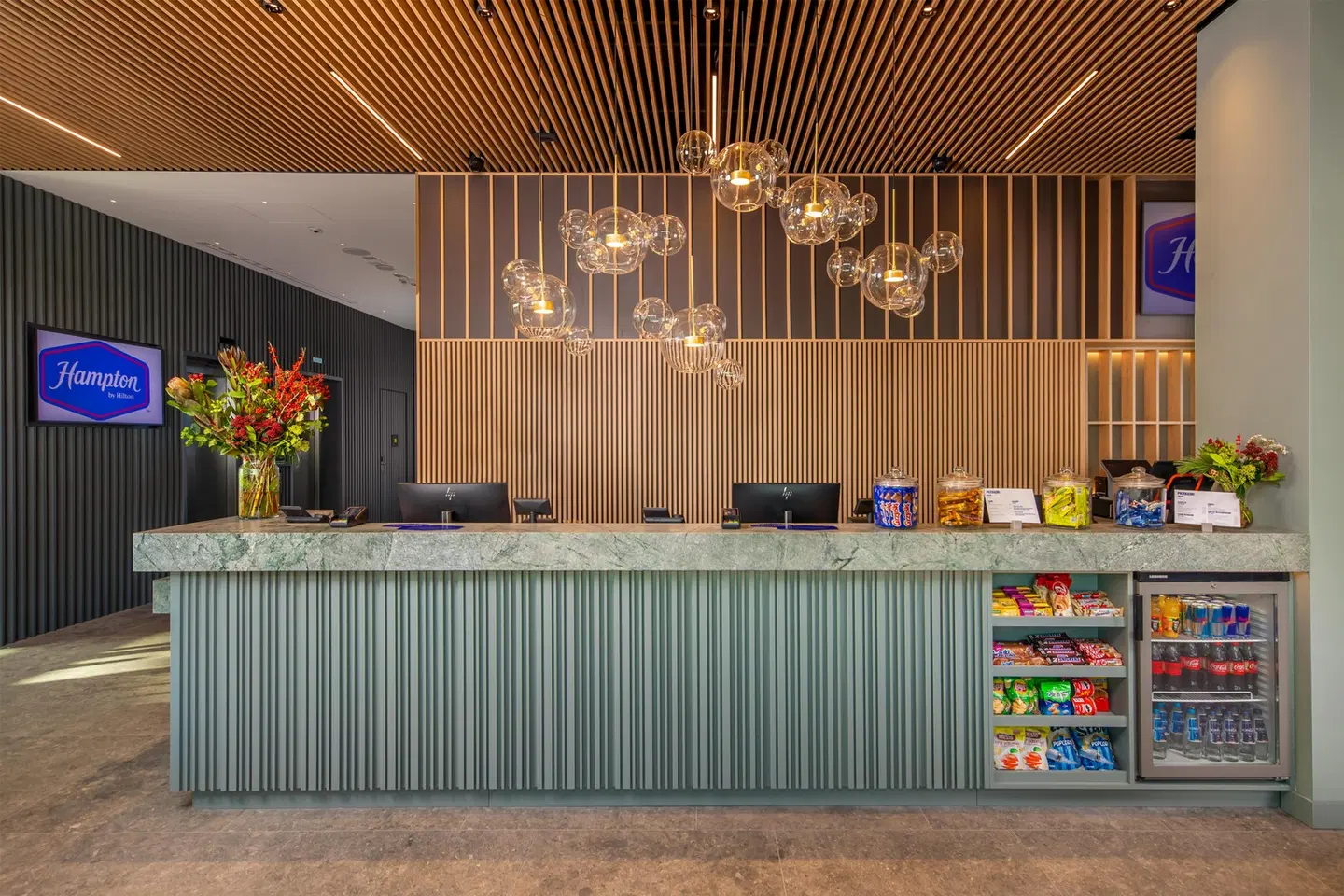 Hampton By Hilton Wroclaw Airport LOUNGE_LOBBY