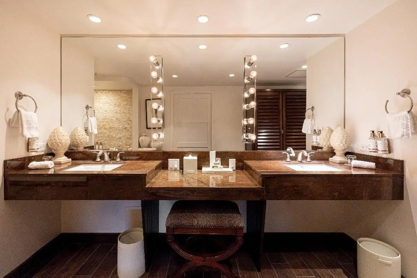 The Kahala Hotel & Resort Bar