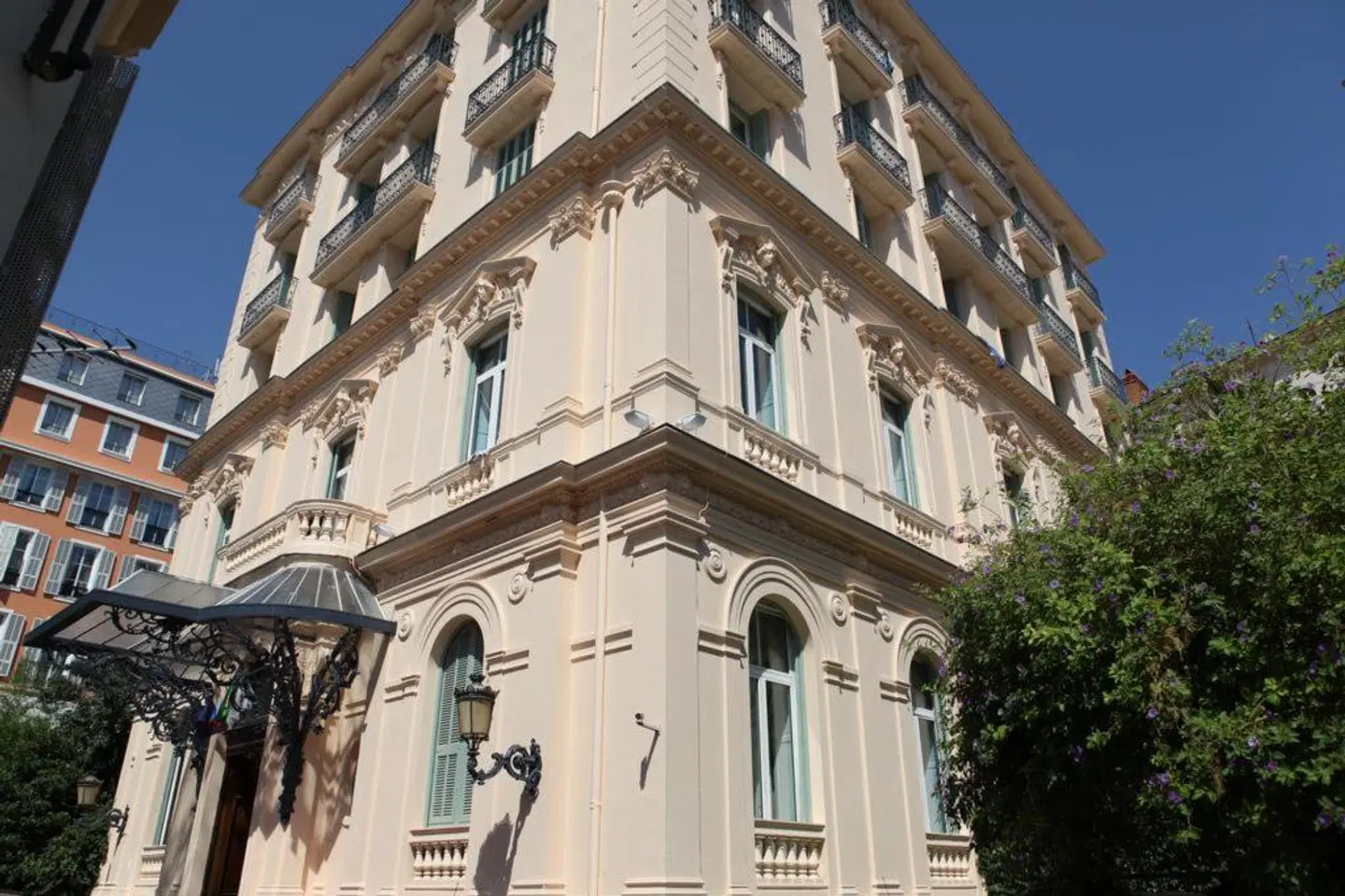 Vendome EXTERIOR