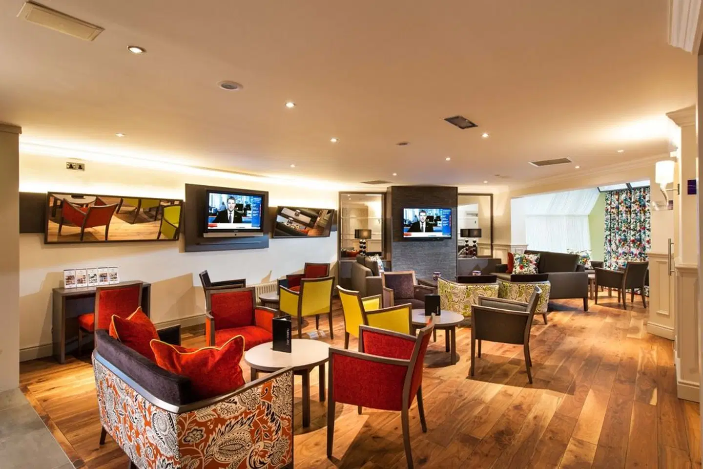 Leonardo Inn Glasgow West End Bar