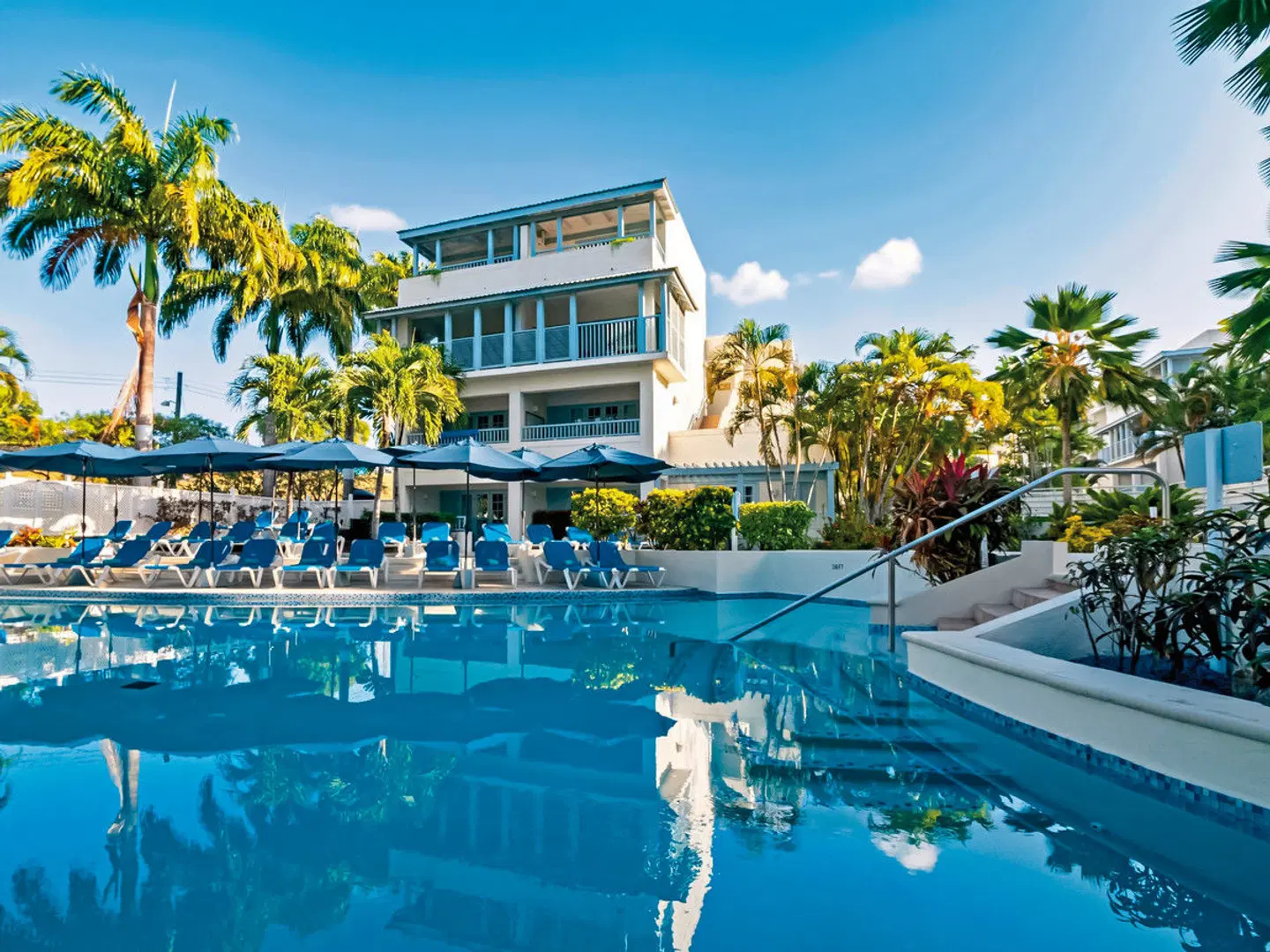 Savannah Beach Club OUTDOOR_POOL