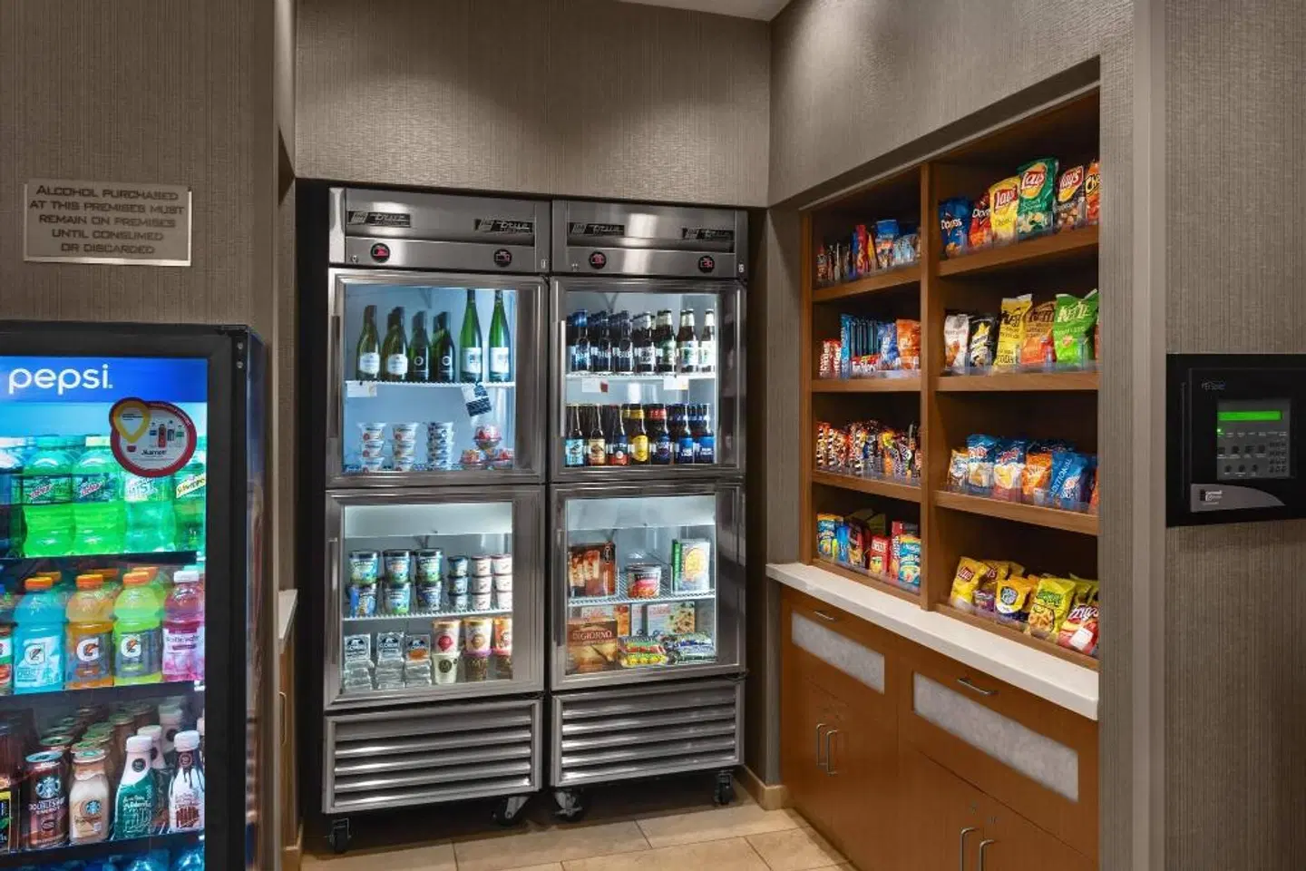SpringHill Suites by Marriott Syracuse Carrier Circle Bar