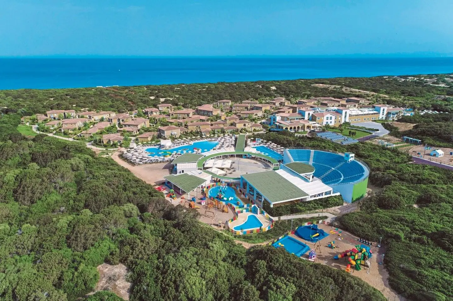 Is Serenas Badesi Resort EXTERIOR
