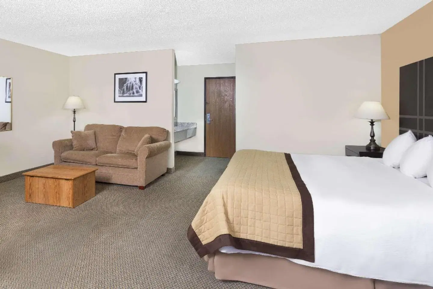 Baymont by Wyndham Green Bay ROOM_EXAMPLE