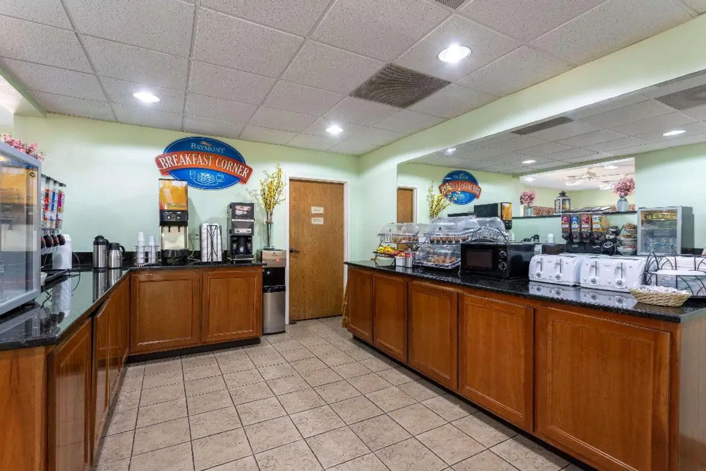 Baymont by Wyndham Tallahassee LOUNGE_LOBBY