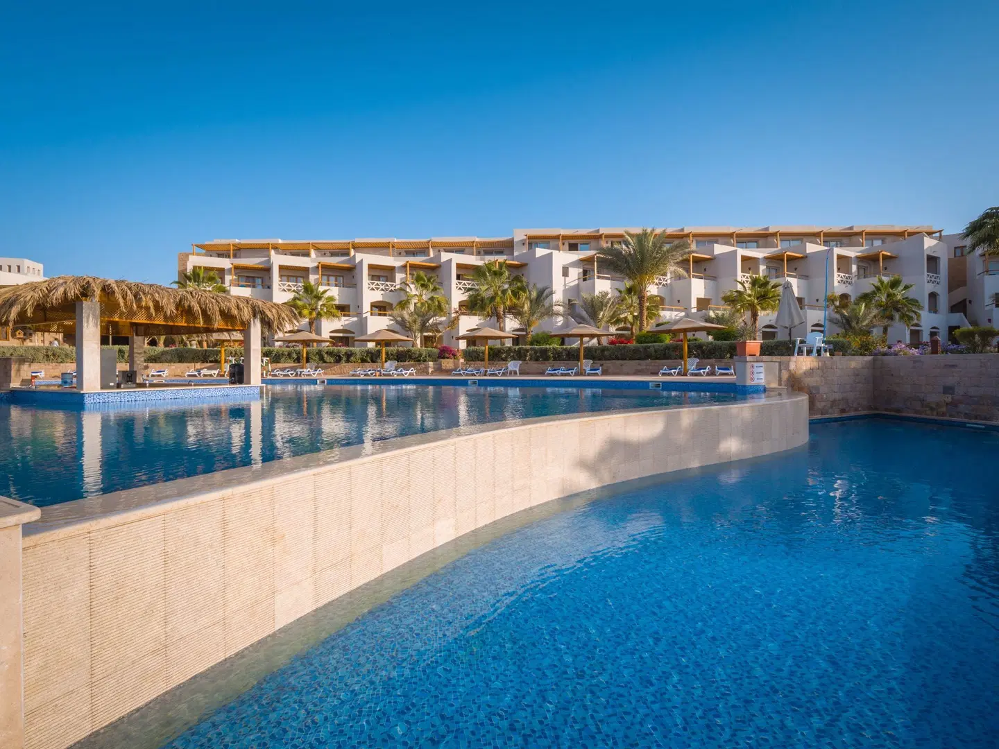 Fort Arabesque Resort & Spa, Villas & The West Bay OUTDOOR_POOL