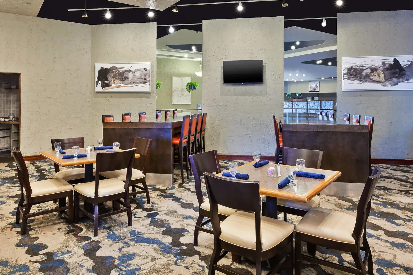 Crowne Plaza Columbus North - Worthington by IHG Restaurant