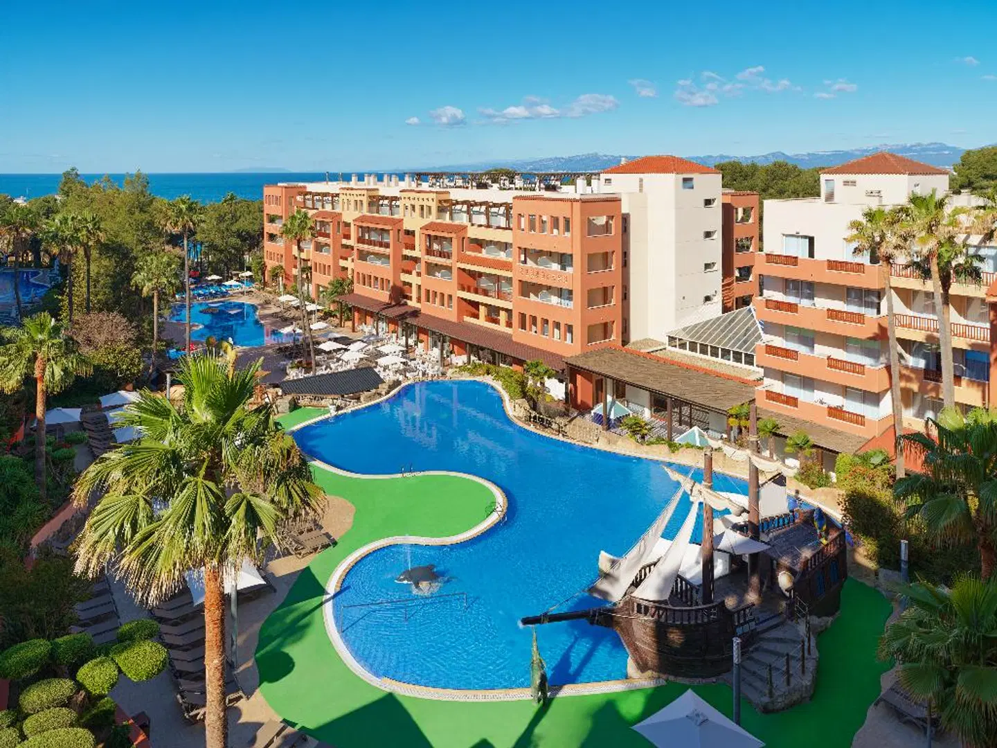 H10 Mediterranean Village OUTDOOR_POOL