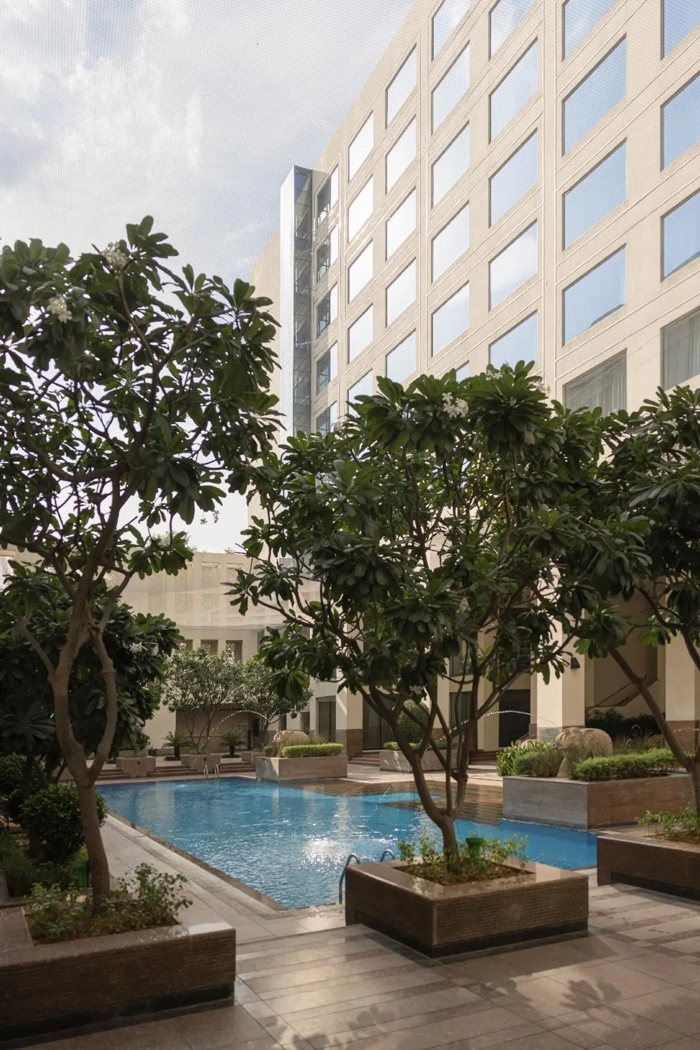 Jaipur Marriott OUTDOOR_POOL