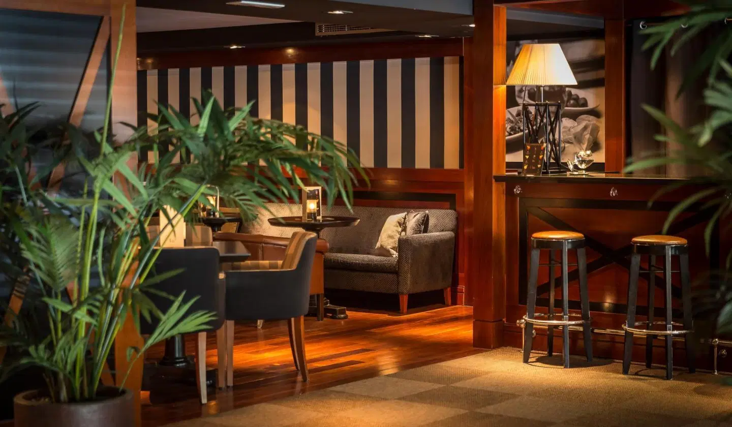 U232 Hotel Bar