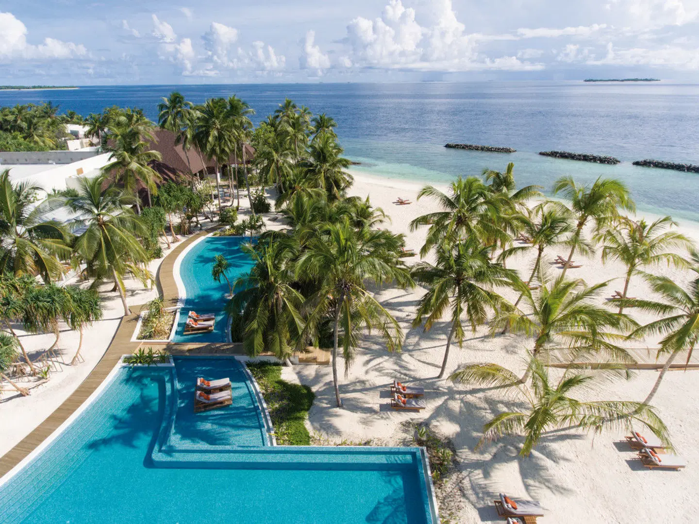 Niva Dhigali Maldives OUTDOOR_POOL