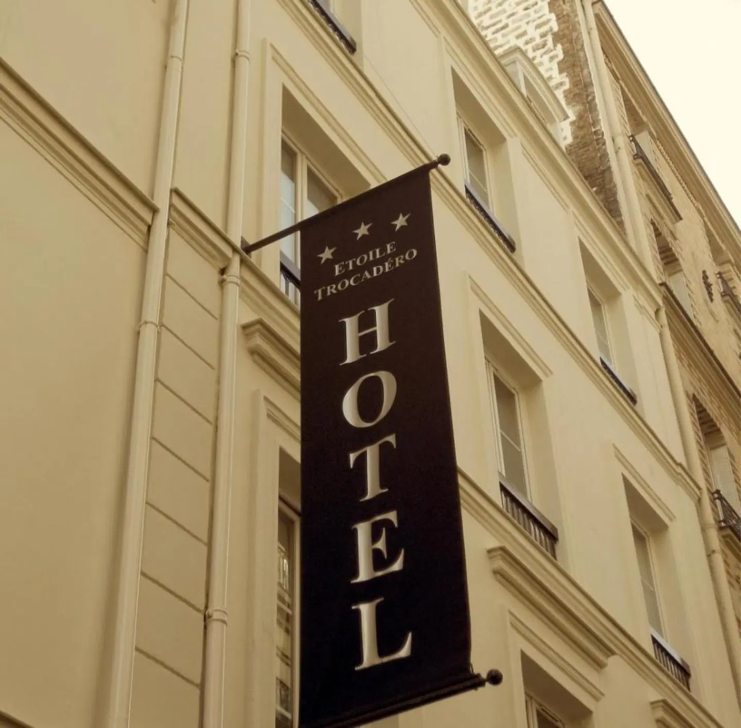 Etoile Trocadero EXTERIOR