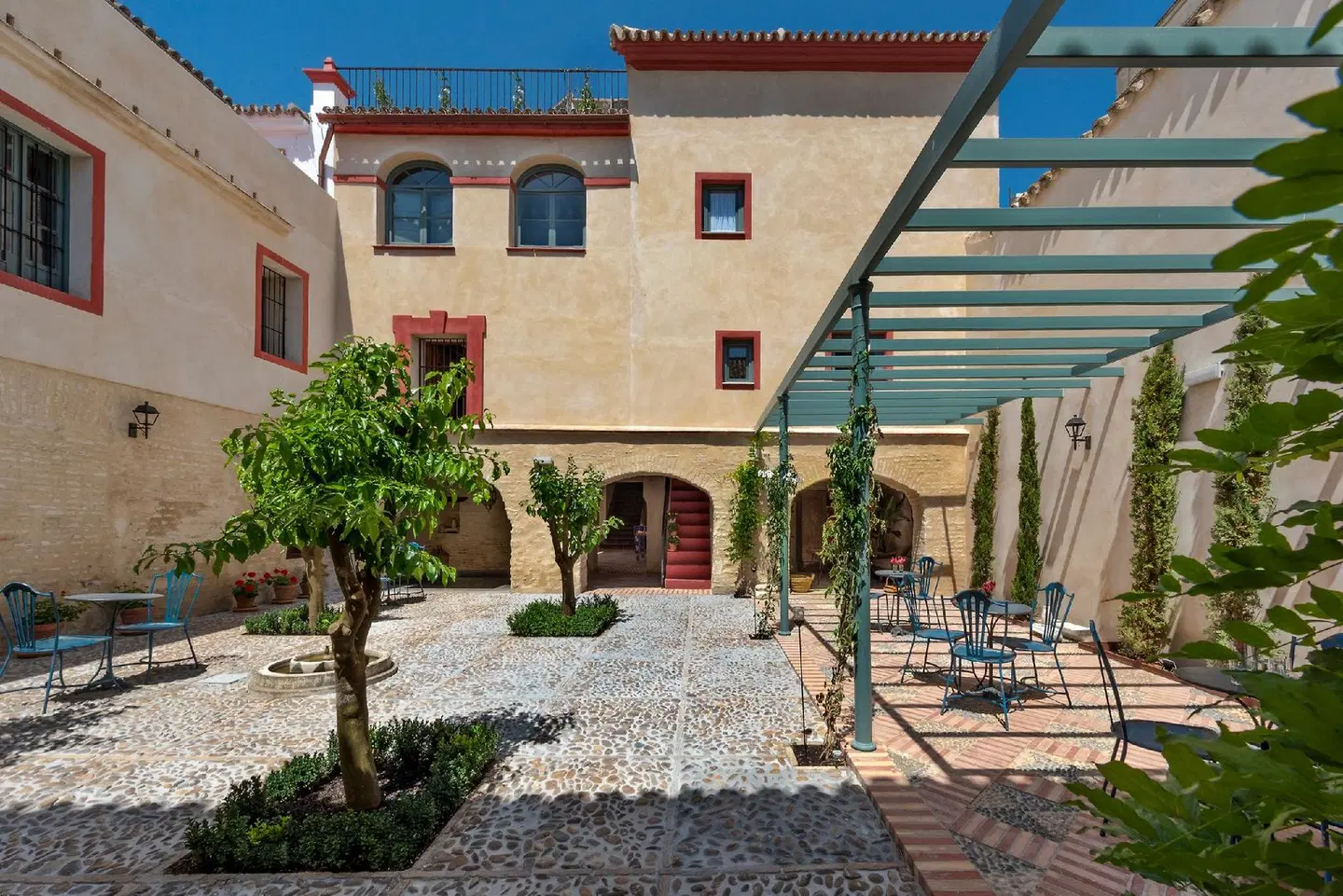 Palacio Bucarelli EXTERIOR