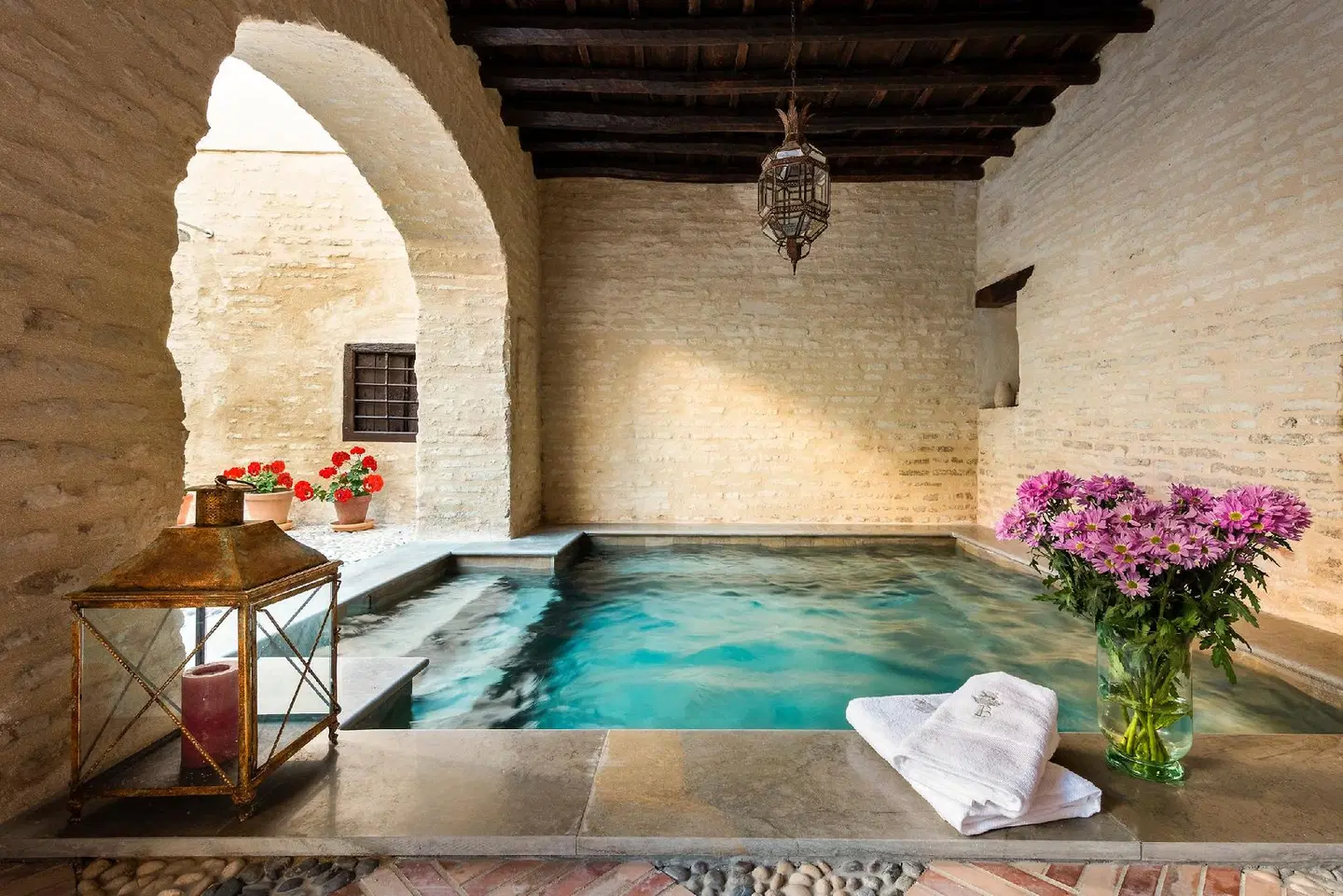 Palacio Bucarelli Hallenbad