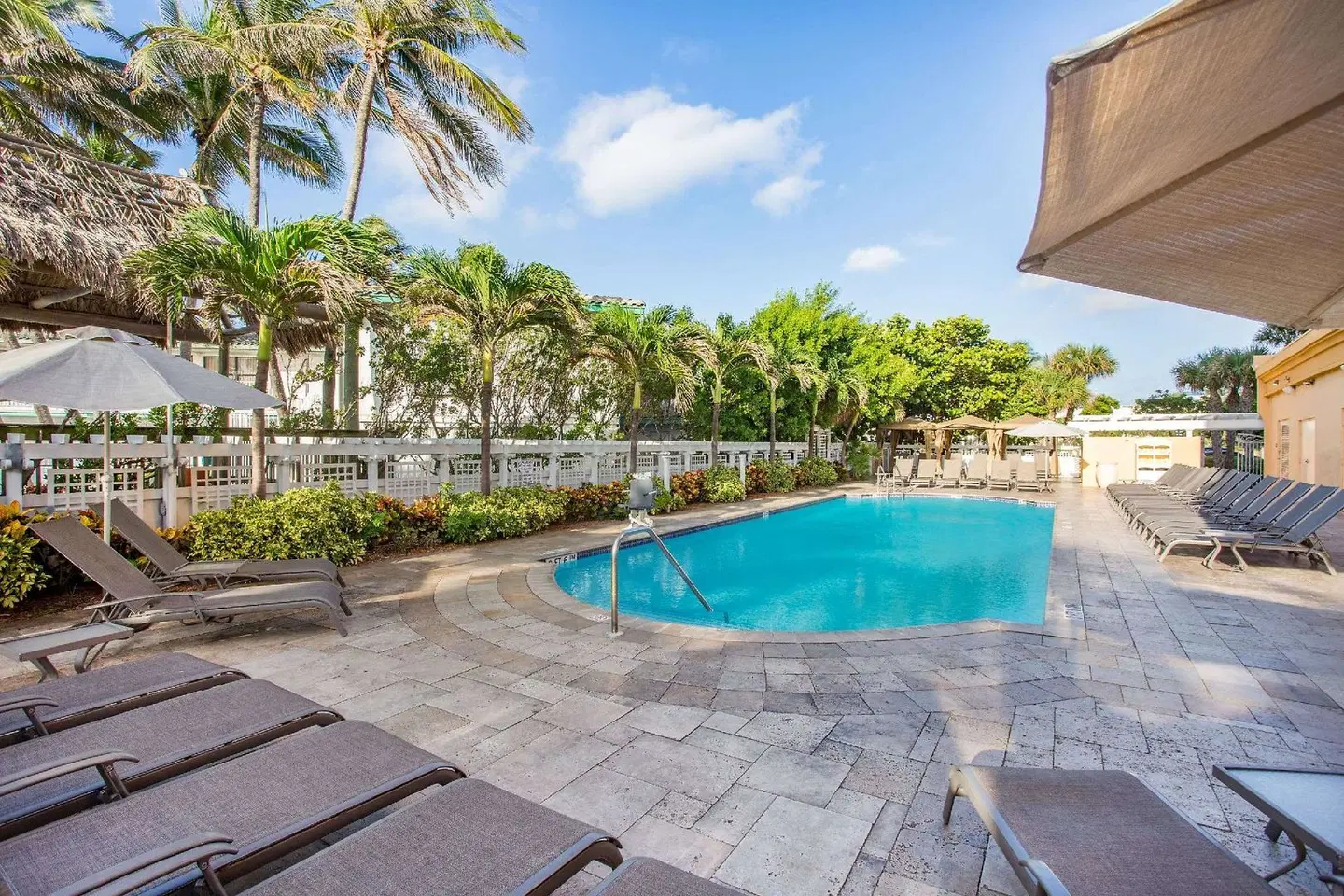 Wyndham Deerfield Beach Resort OUTDOOR_POOL