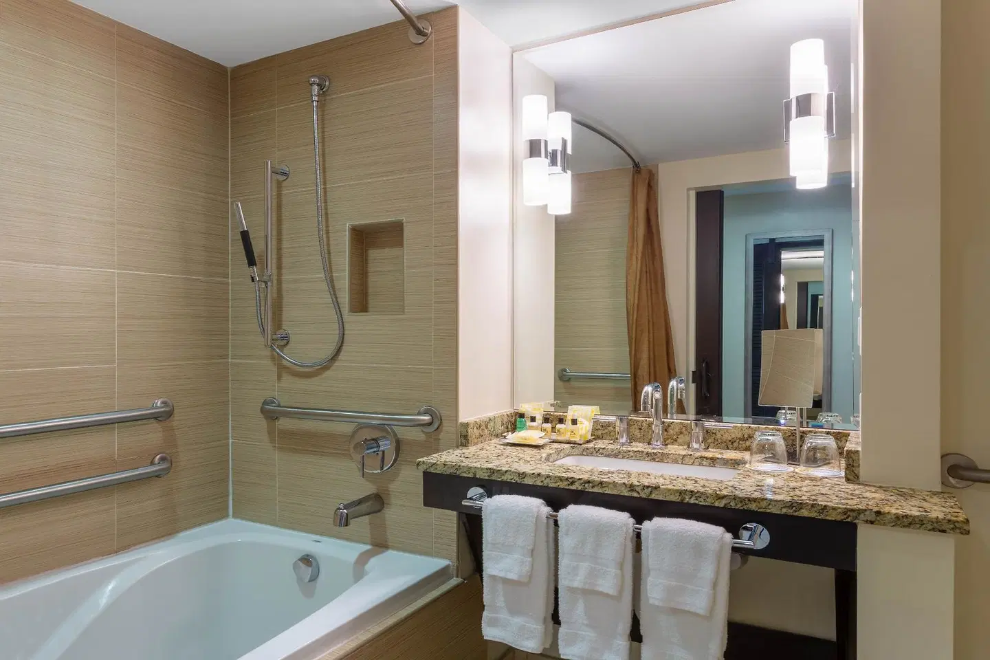 Wyndham Deerfield Beach Resort Badezimmer