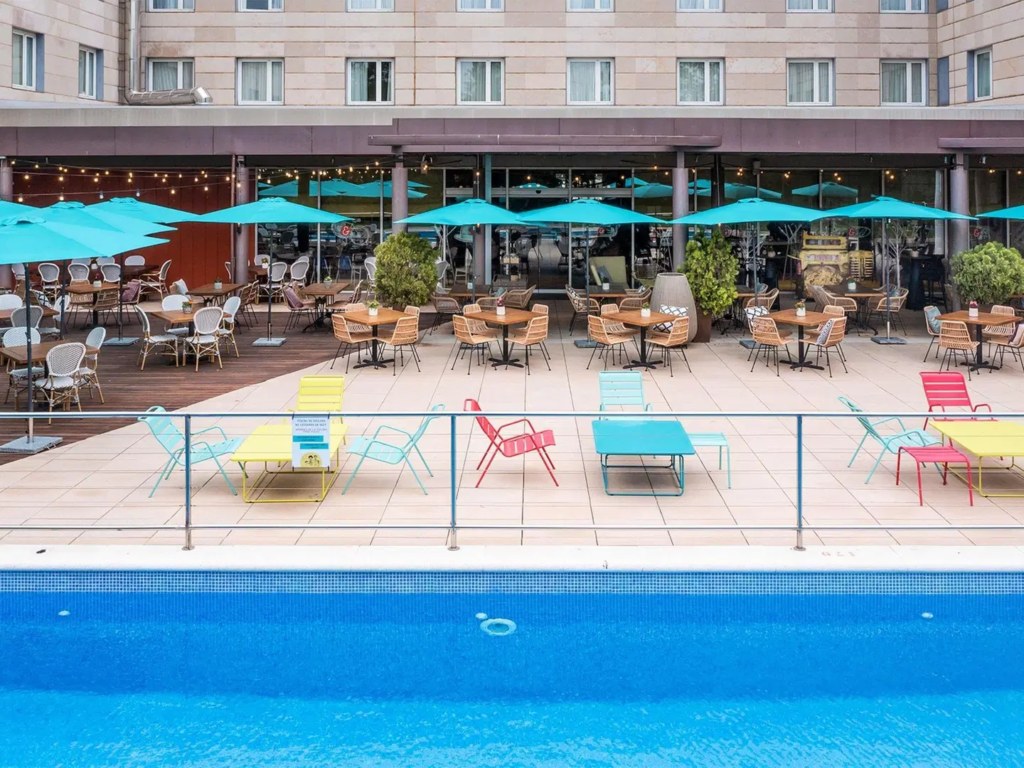 Novotel Barcelona Cornella Hotel OUTDOOR_POOL