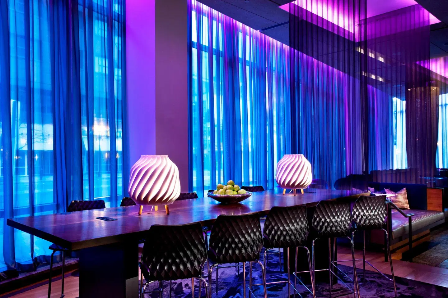 W Boston Bar