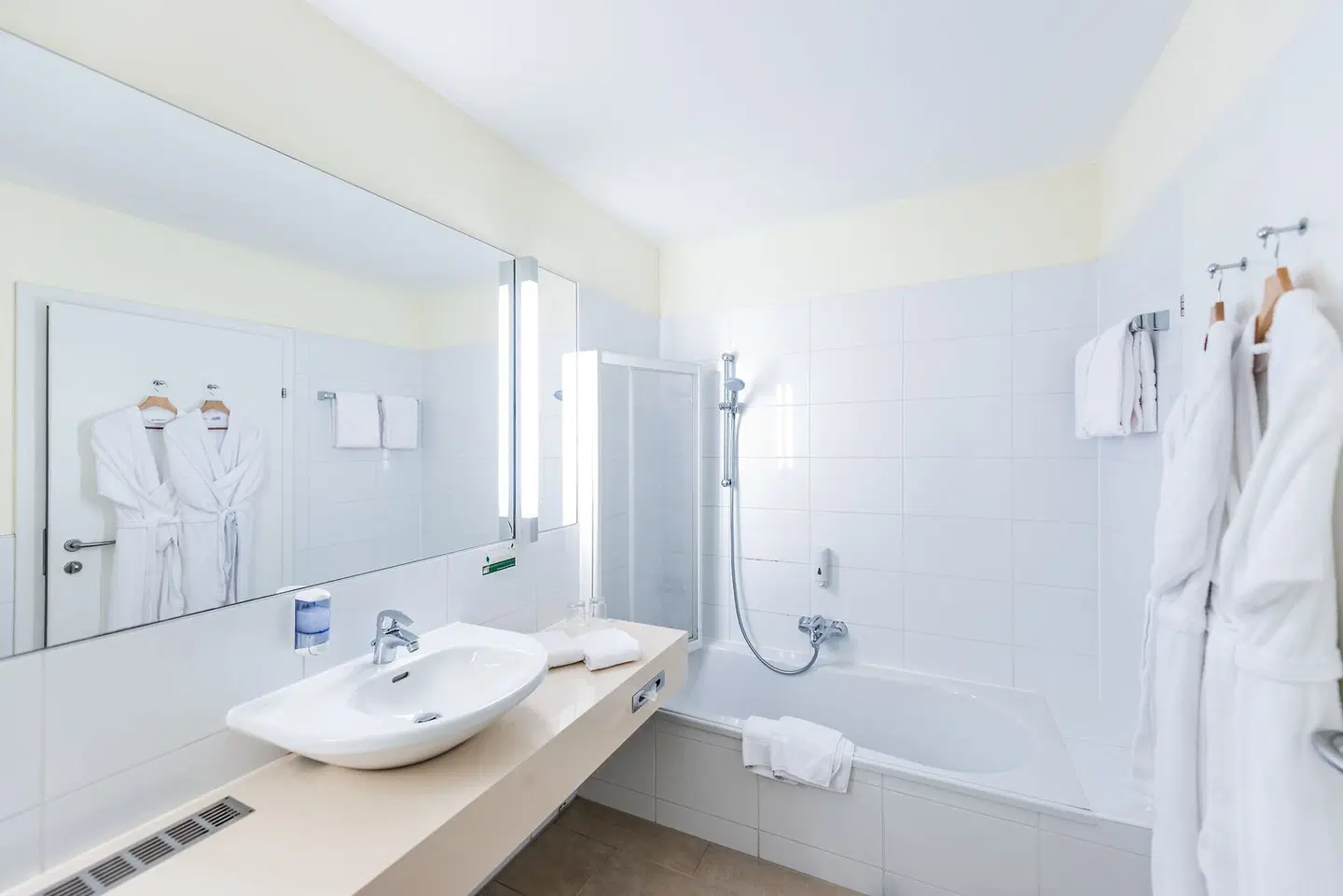 Hotel & Therme NOVA Köflach Badezimmer