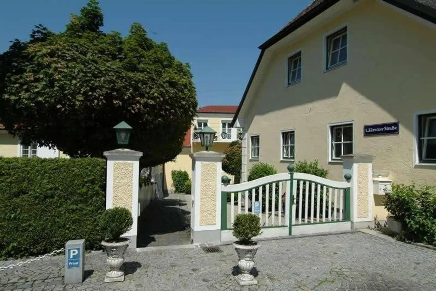 Hotel Biedermeier Hof EXTERIOR