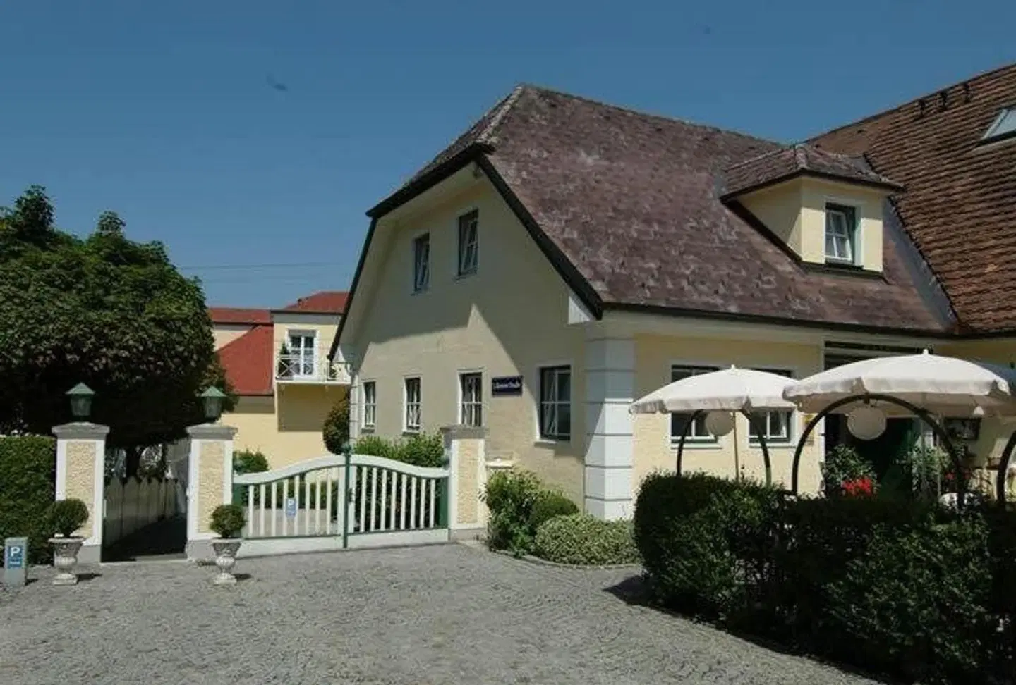 Hotel Biedermeier Hof EXTERIOR