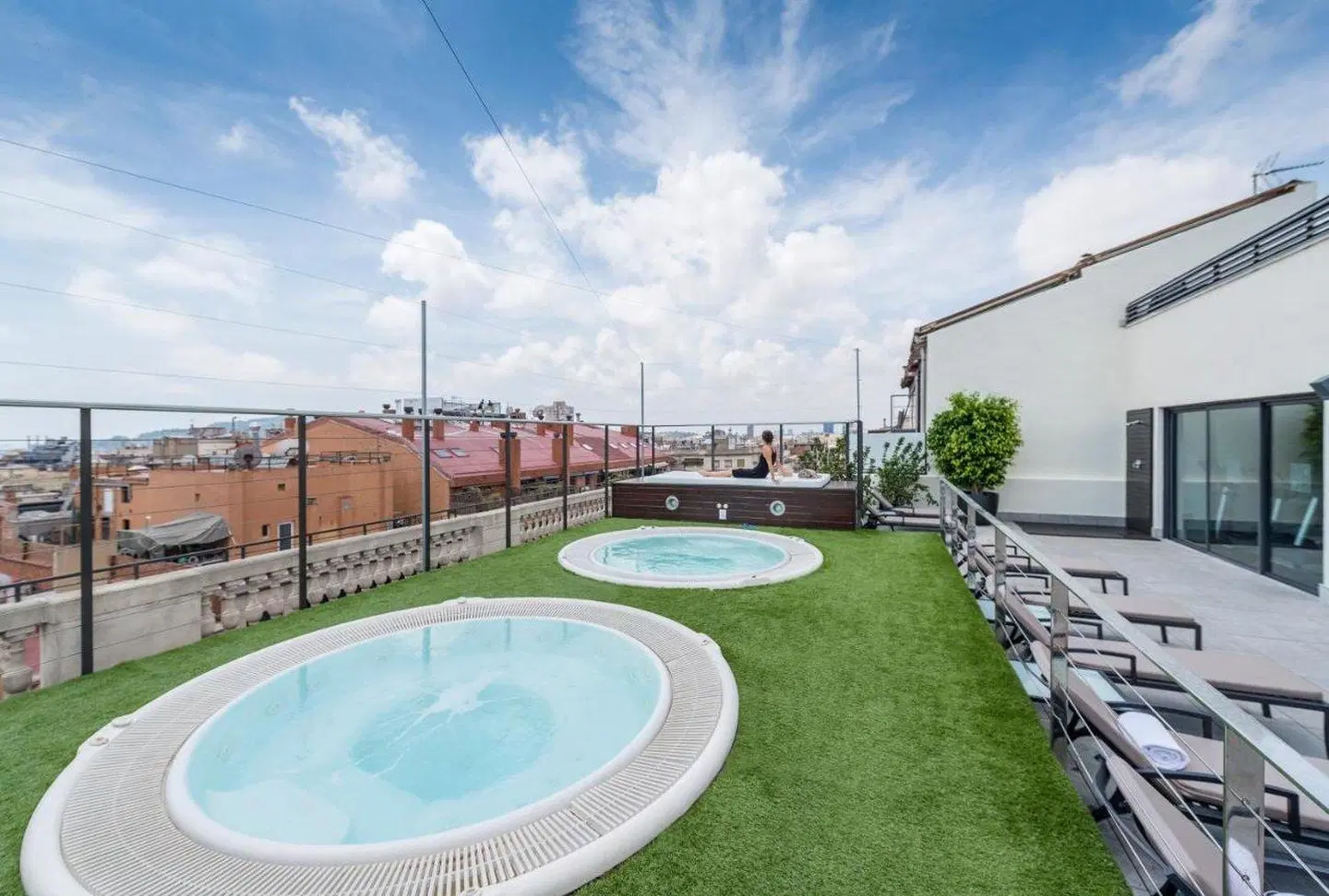 Barcelona Center OUTDOOR_POOL