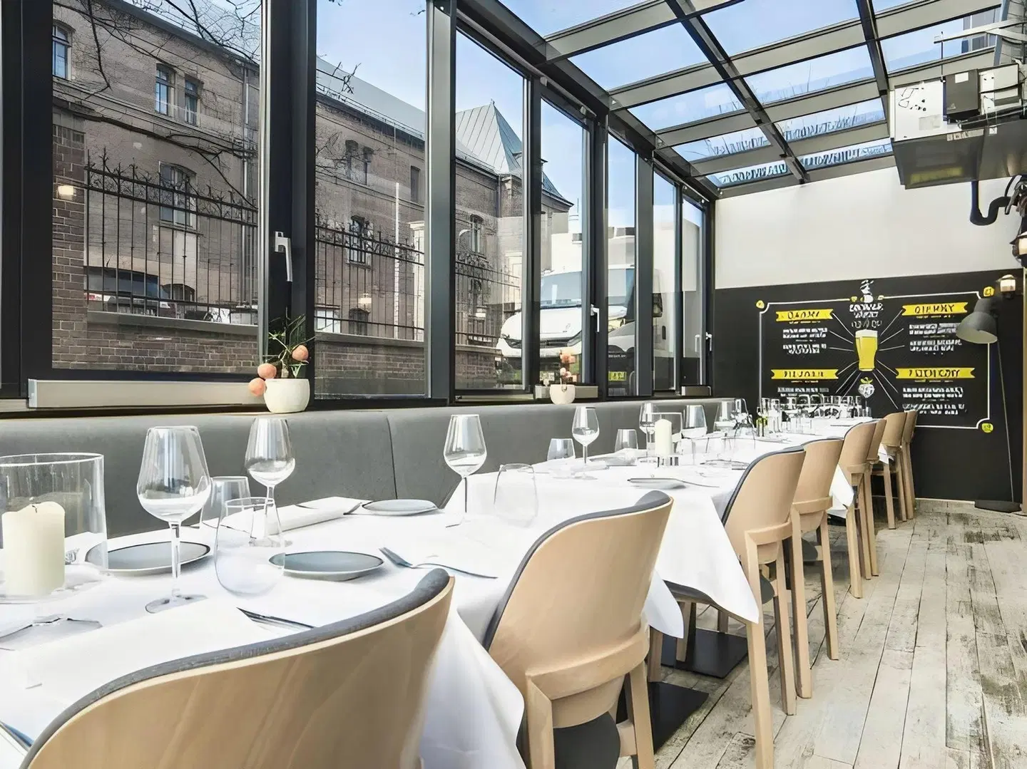 Smart Hotel Restaurant