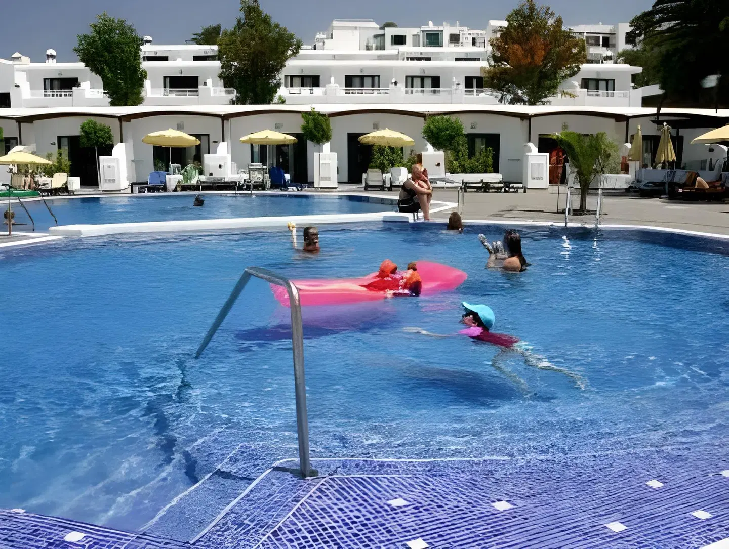 Relaxia Lanzaplaya Apartamentos OUTDOOR_POOL