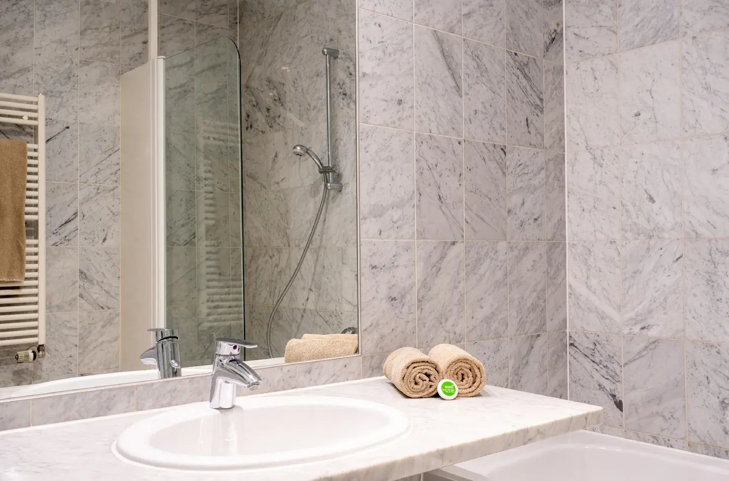 eee hotel Perg Badezimmer