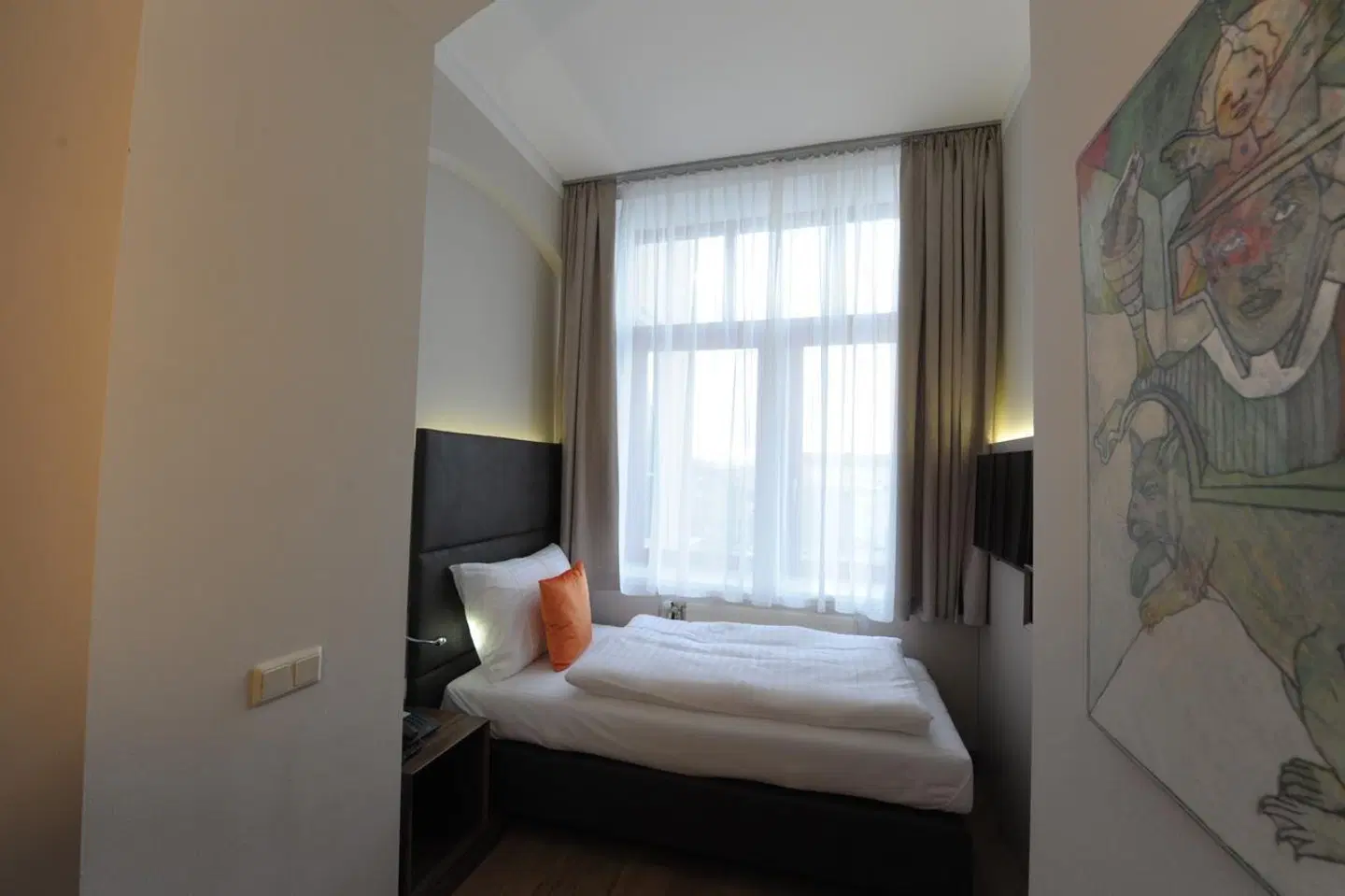 eee hotel Perg ROOM_EXAMPLE