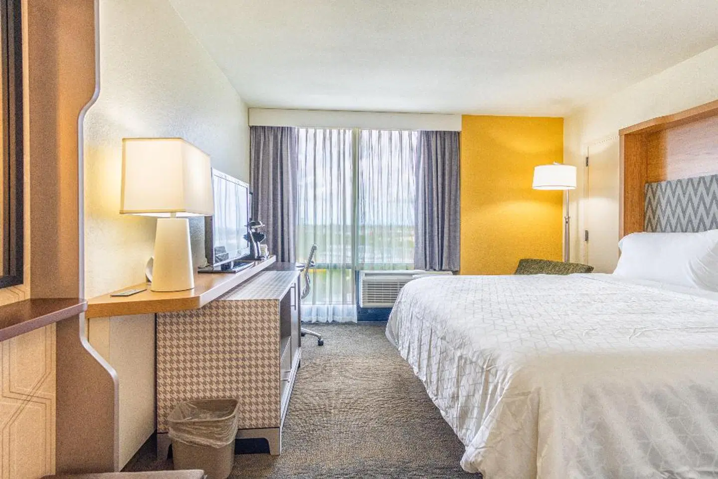 Holiday Inn Miami International Airport ROOM_EXAMPLE