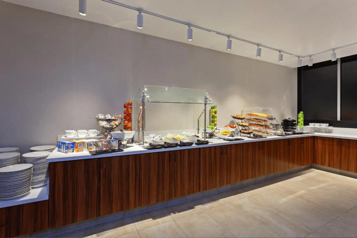 Holiday Inn Los Angeles International Airport by IHG Restaurant