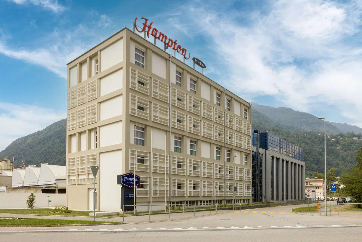 Hampton By Hilton Locarno EXTERIOR