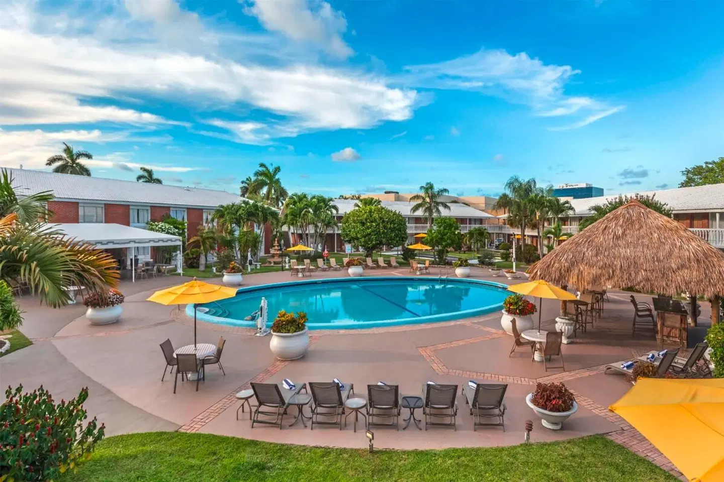 Best Western Palm Beach Lakes OUTDOOR_POOL