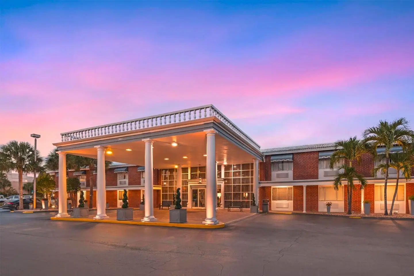 Best Western Palm Beach Lakes EXTERIOR