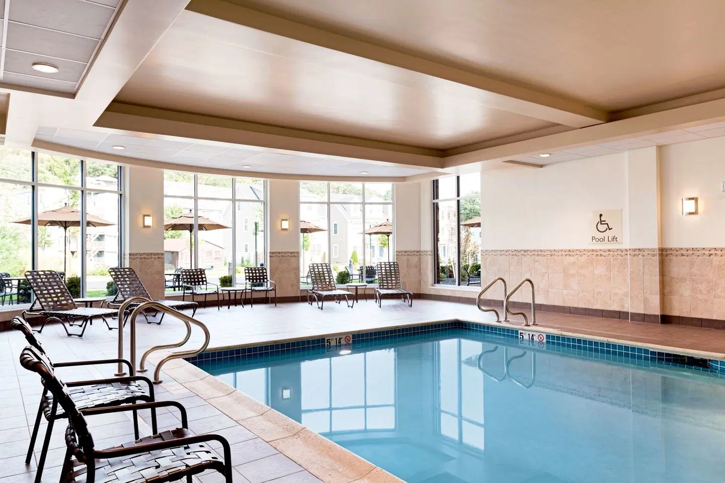 Hilton Garden Inn Boston Logan Airport Hallenbad