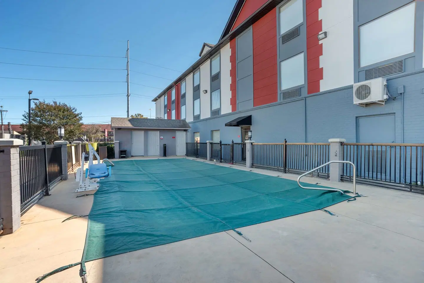 Best Western Plus Jackson Downtown-Coliseum OUTDOOR_POOL