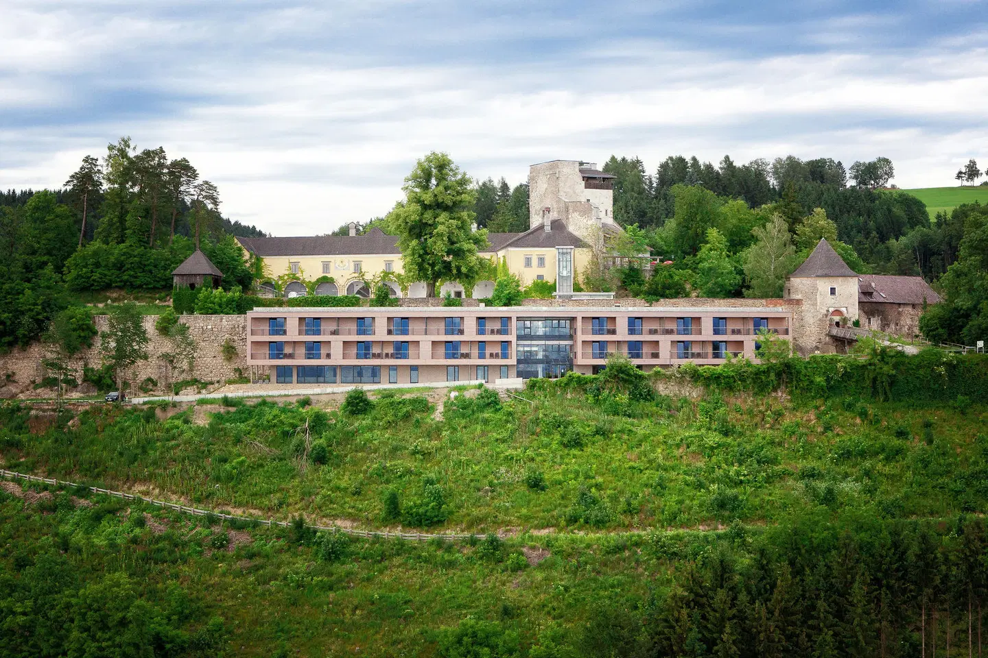 Schatz Kammer Burg Kreuzen EXTERIOR